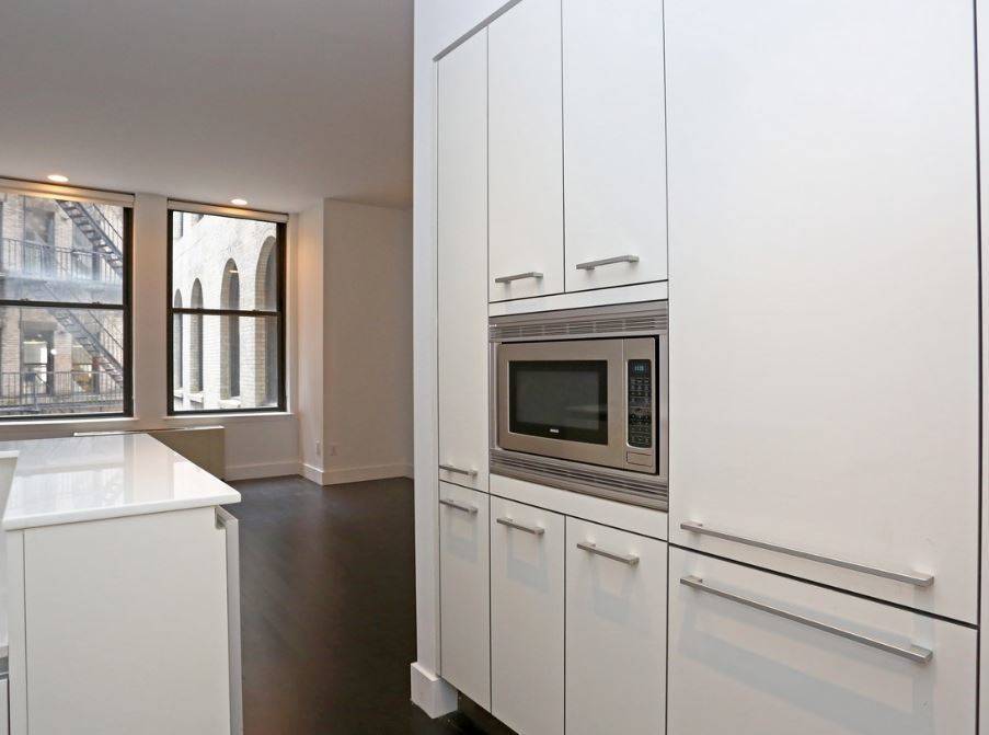 Financial Distict: 1BR With Beautiful Gourmet Kitchen!
