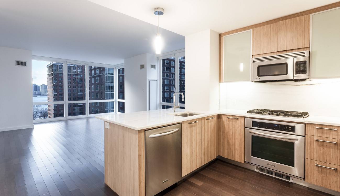 No Broker Fee!!!  Limited Time Only!!!    Brilliant Battery Park City 1 Bedroom Apartment with 1 Bath featuring a Fitness Center and Rooftop Deck