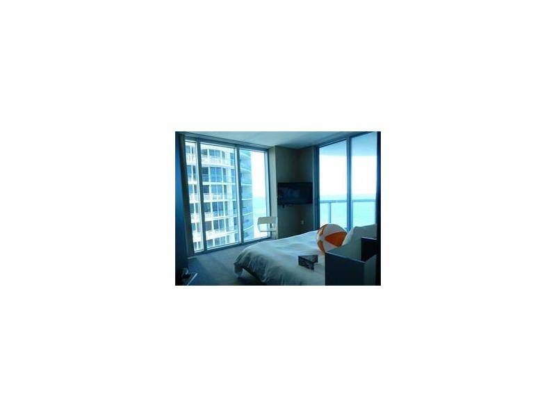 Great investment opportunity - Sole on the Ocean 2 BR Condo Sunny Isles Miami