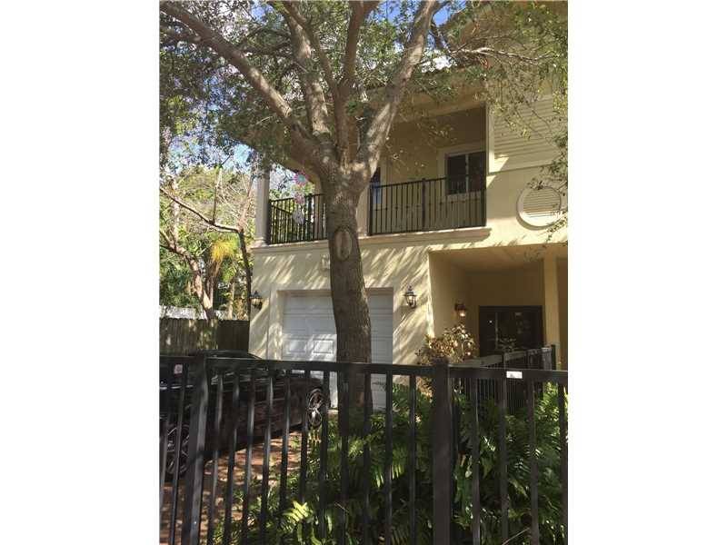 Great Townhome in the best area of Coconut Grove - 3213 Day Ave NE 3 BR Condo Coral Gables Miami