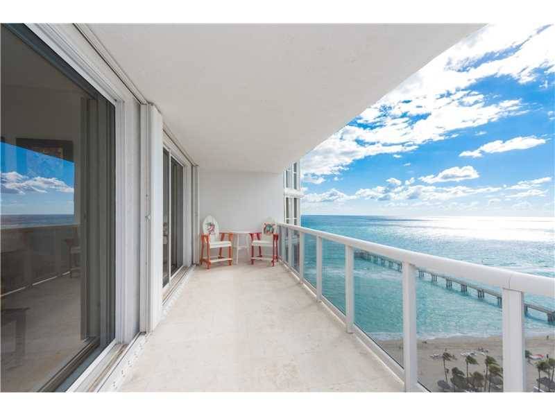 BEST PRICED HIGH-FLOOR - Sands Pointe 2 BR Condo Sunny Isles Miami