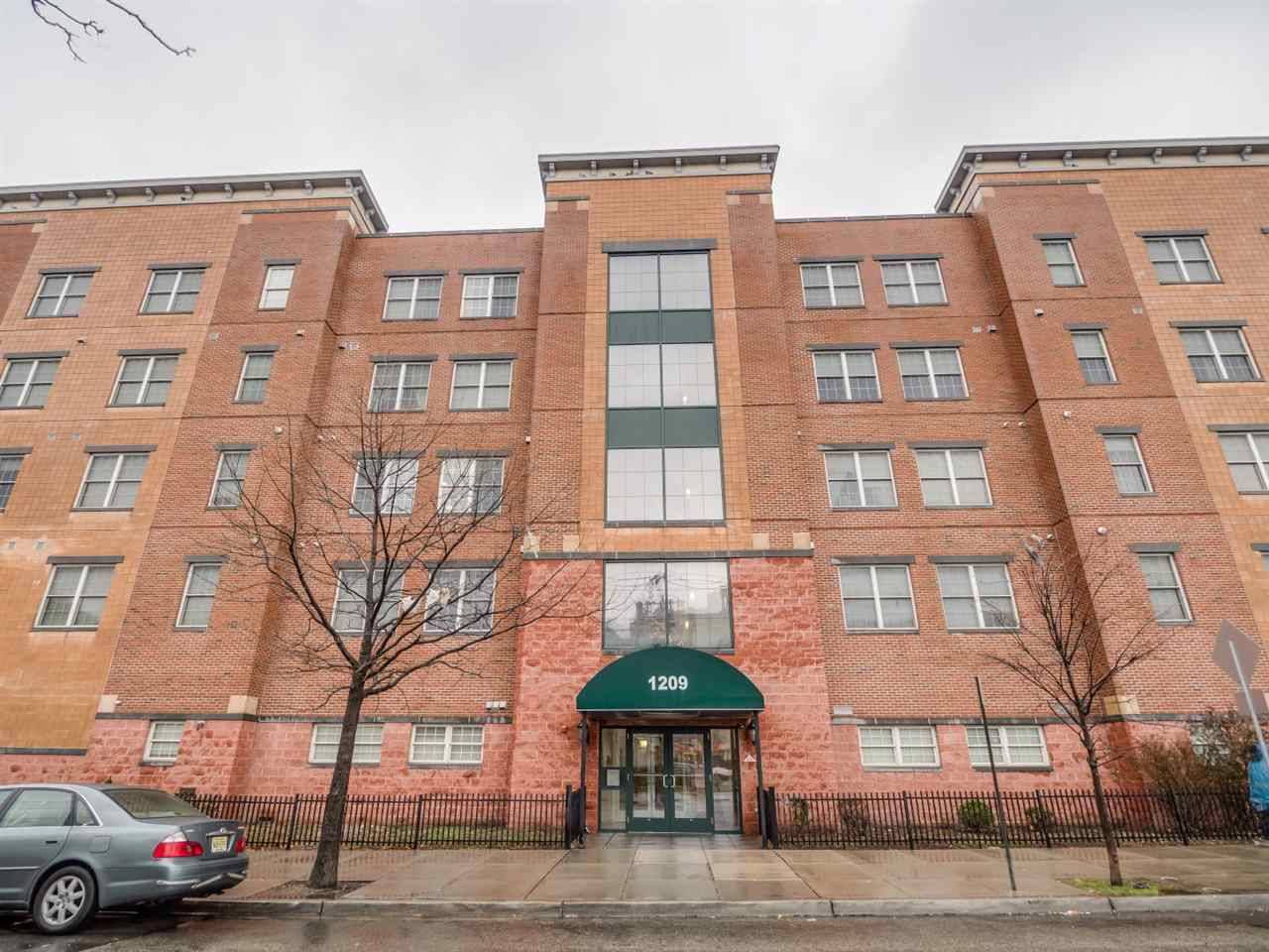 Designed to fit modern lifestyle - 2 BR Condo The Heights New Jersey