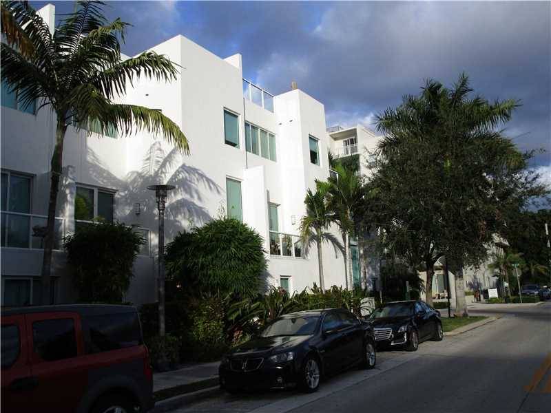 New roof and AC unit - Bamboo Flats 3 BR Condo Ft. Lauderdale Miami