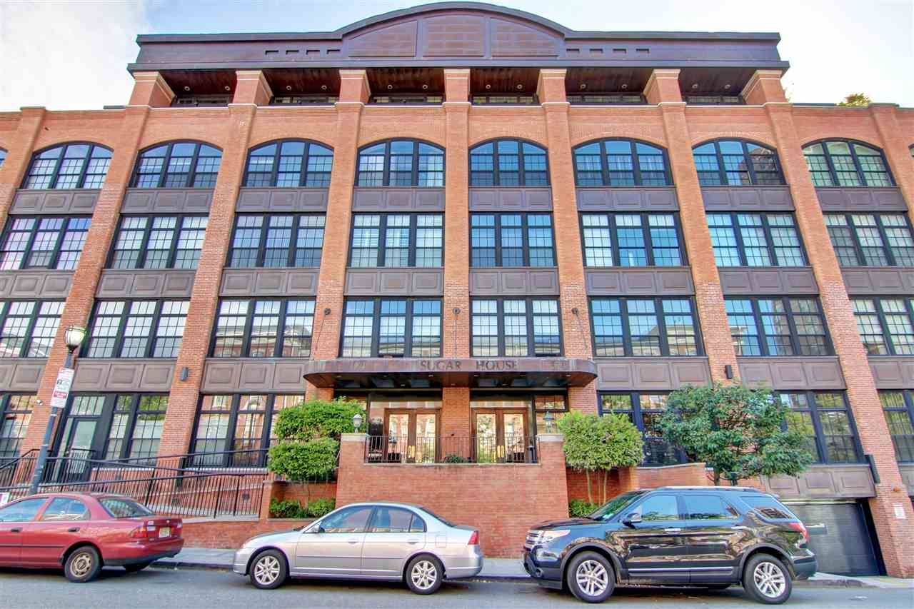 Exuding the ultimate in status - 2 BR Paulus Hook New Jersey