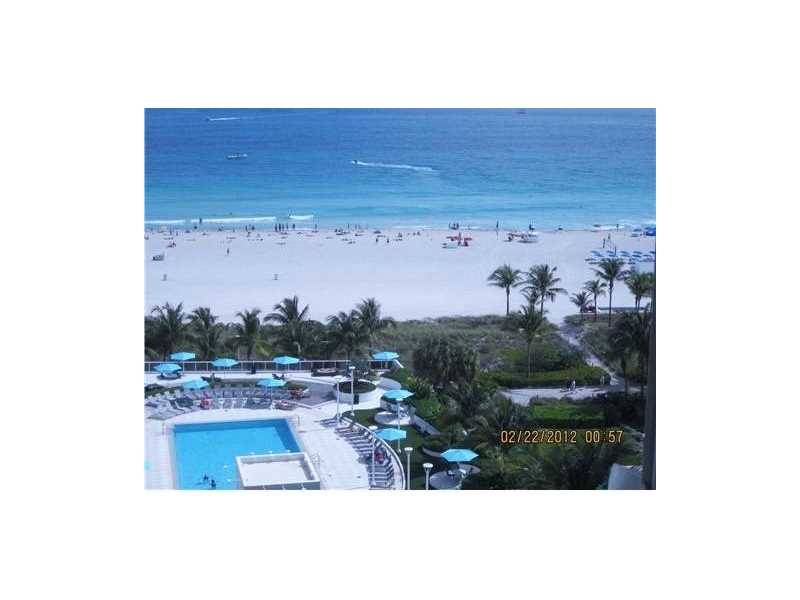 GORGEOUS DIRECT OCEAN VIEWS FROM THIS LARGE JR - DECOPLAGE 1 BR Condo Miami Beach Miami