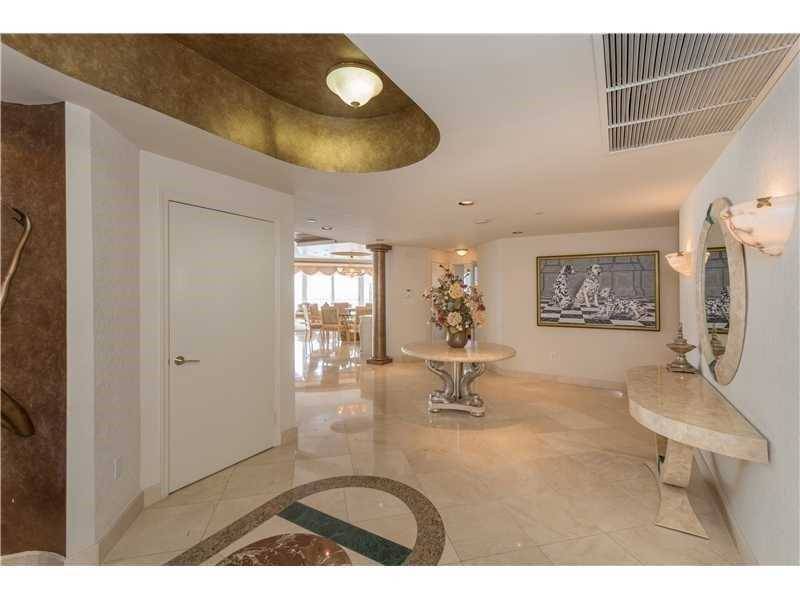 Magnificent Penthouse with 180 degree view of Ocean and Intracoastal
