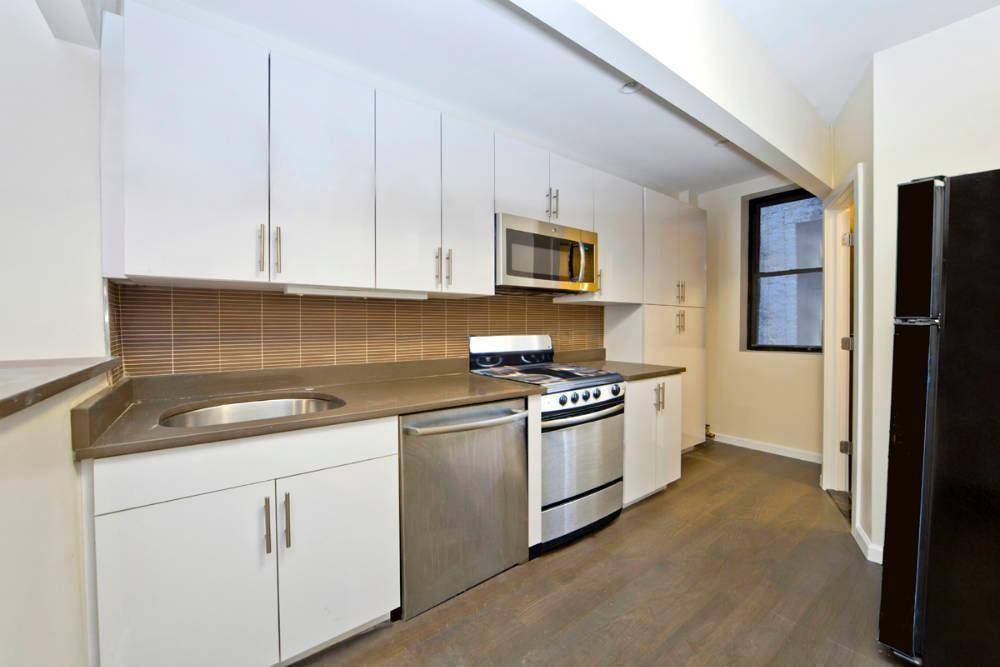 SPACIOUS Studio in Financial District!!!
