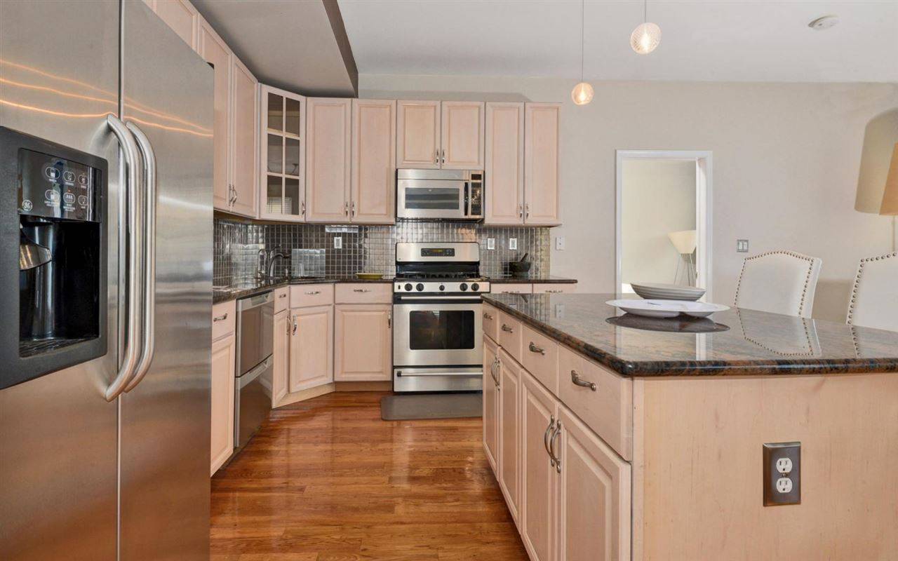 Beautiful and spacious - 3 BR Condo Hoboken New Jersey