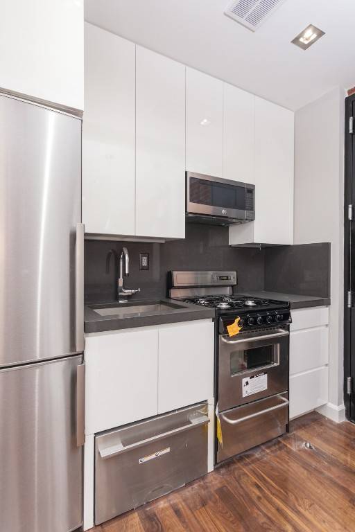 Upper East Side: Beautiful 1BR Apartment with Cesar Stone Kitchen!! 