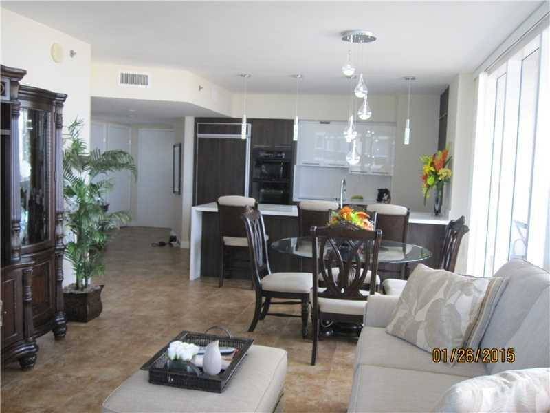 Fabulous 2/2 NW corner unit with panoramic ocean and intracoastal views