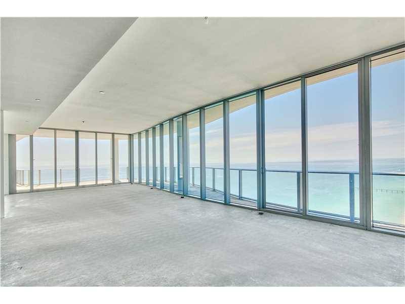 Stunning unobstructed ocean & Miami skyline views in this luxurious residence