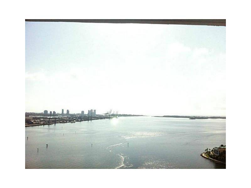 Beautiful 3 bedrooms 2 baths large unit designer finished furnished with direct views of Biscayne Bay