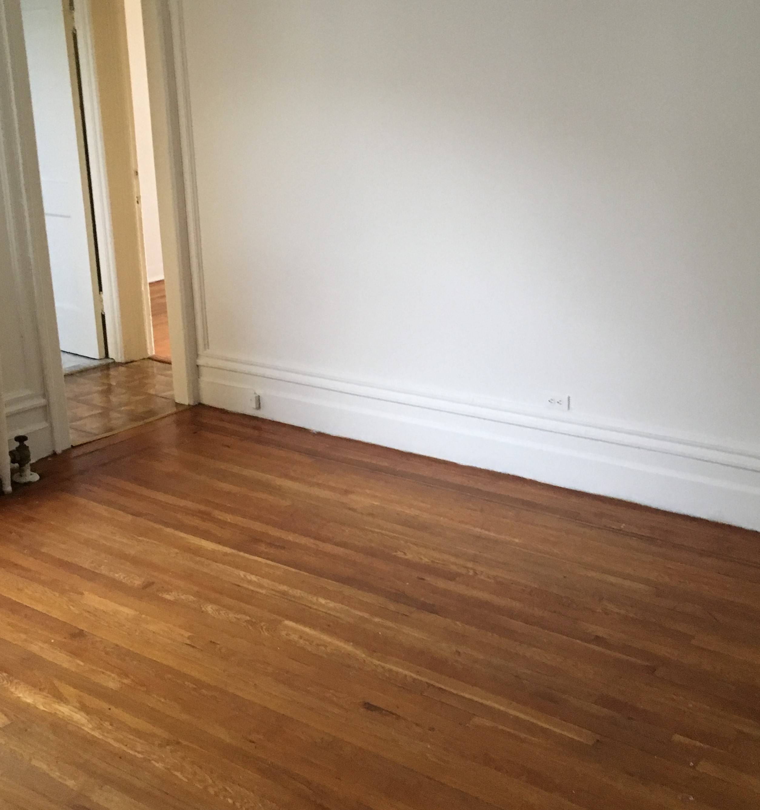 ONE BEDROOM APARTMENT IN ASTORIA HEAT AND HOT WATER INLCUDED