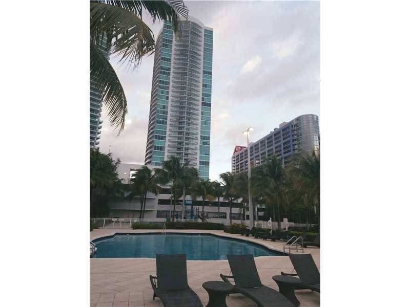 Spectacular waterfront corner Penthouse in Brickell 3/3