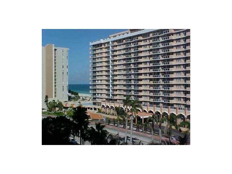 High floor corner unit - 5600 Collins Ave 2 BR Condo Miami