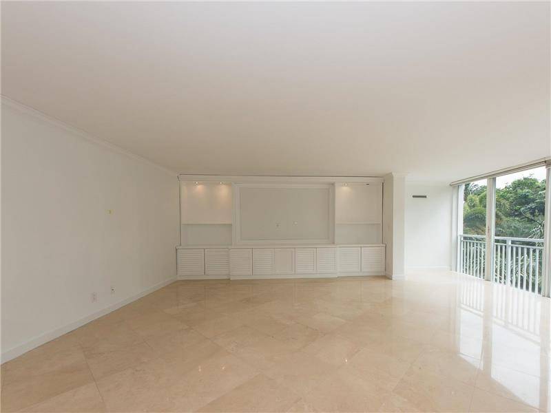 Steps from the beach - SANDS OF KEY BISCAYNE 3 BR Condo Key Biscayne Miami