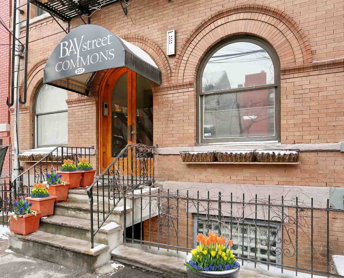 This STUNNING 2 bedroom - 2 BR Condo Historic Downtown New Jersey