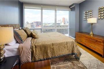 STATUE OF LIBERTY VIEWS & A LOT OF CLOSETS! SPLIT 2BR/2BA w/ SWEEPING VIEWS, OVER 10k SF OF AMENITIES & MORE - 3 MONTHS FREE & NO FEE