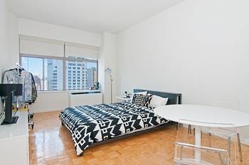 NO FEE & 2 MONTHS FREE: Financial District, Great Space, Easy Train Access!!