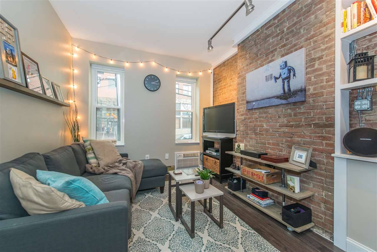 Captivating Newly Renovated 2 bed/1 bath condo in Downtown Hoboken