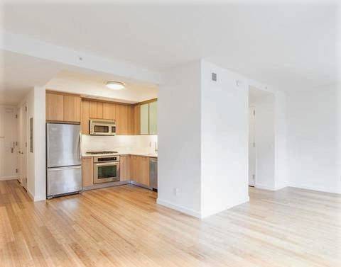 Beautiful Battery Park City Studio Apartment with 1 Bath featuring a Fitness Center and Rooftop Deck