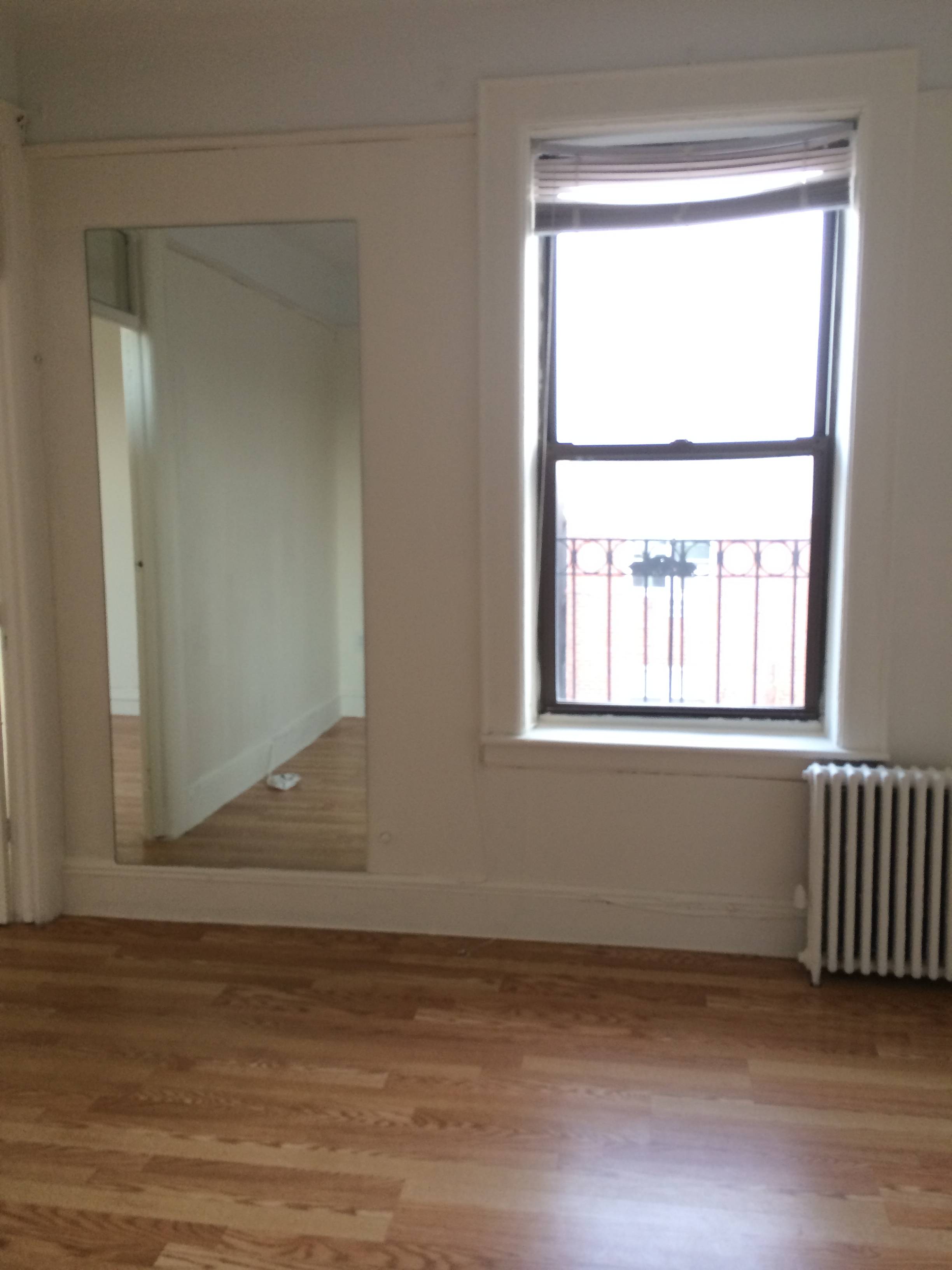 Cozy Sun Splashed 2 Bed/1 Bath In LIC * 1 Month Free*