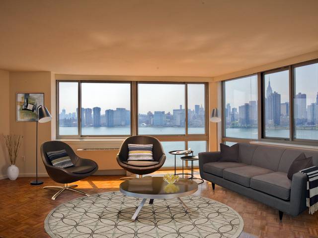 Posh Long Island City 2 Bedroom Apartment with 2 Baths featuring a Rooftop Deck and Beautiful Views
