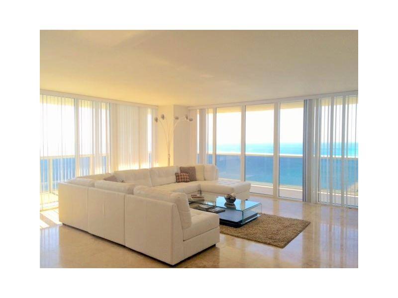 A spectacular direct ocean front corner unit - BEACH CLUB 3 BR Condo Hollywood Miami