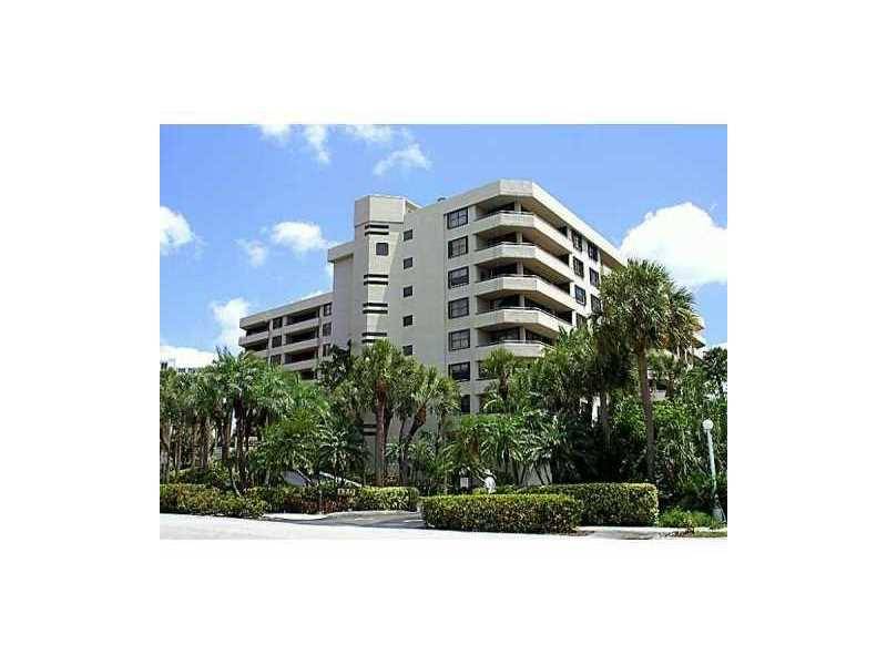Recently updated and remodeled - Ocean Lane Plaza Condo 2 BR Condo Key Biscayne Miami