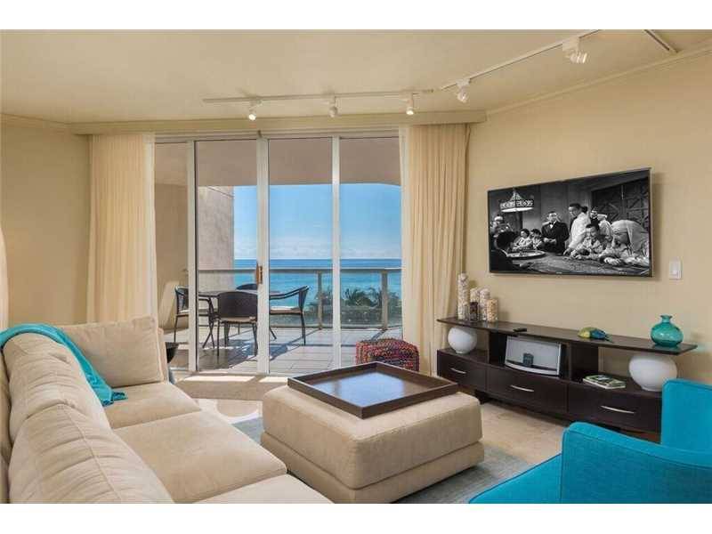 Beach living at its best - Mirage 2 BR Condo Bal Harbour Miami