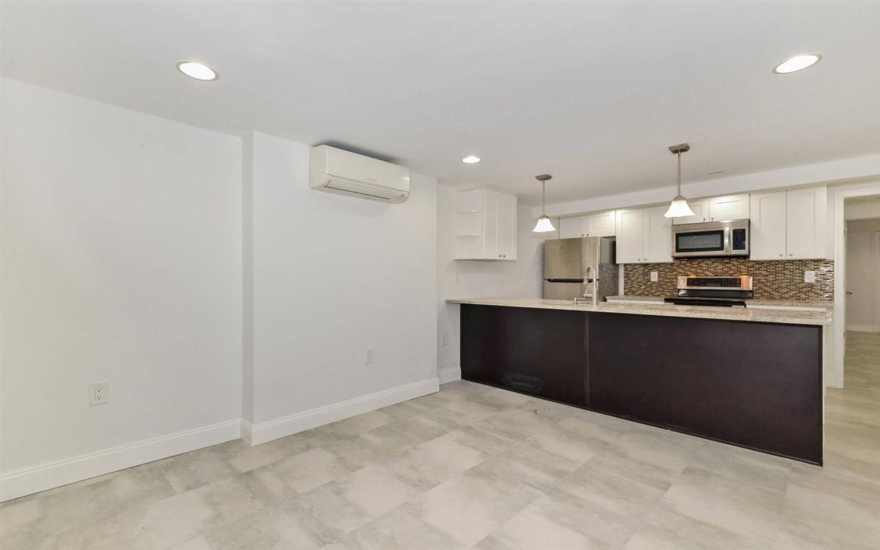 Beautifully renovated 1 bedroom - 1 BR New Jersey