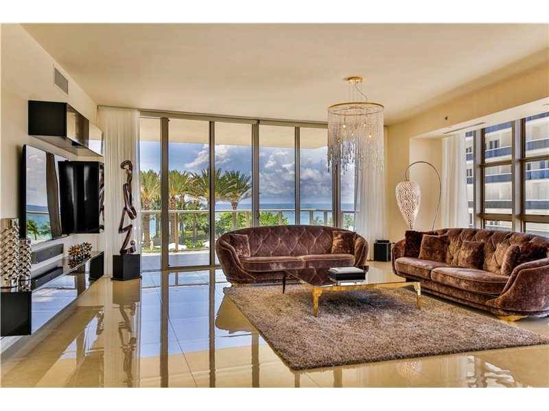 A luxurious and modern 3 bedrooms plus den 3 - ST REGIS 4 BR Condo Bal Harbour Miami