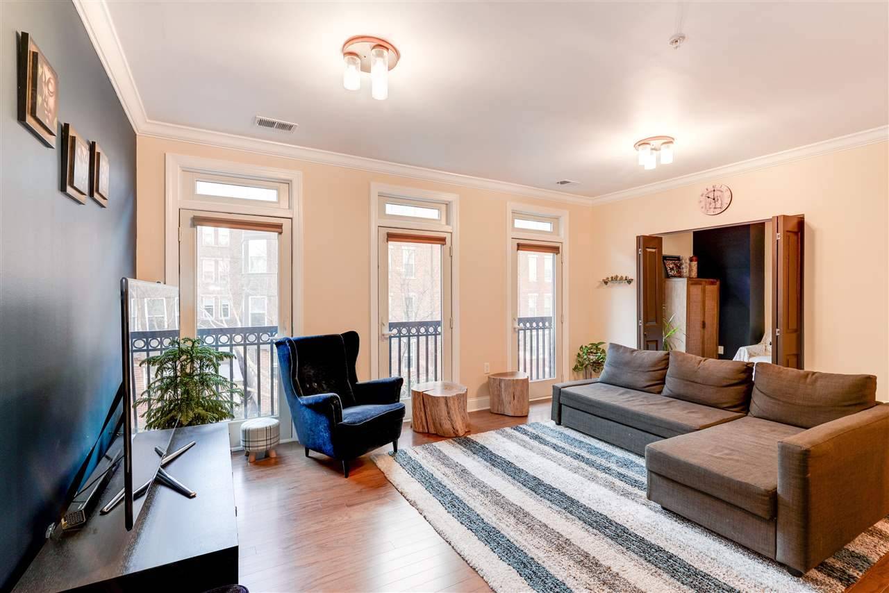 Fantastic opportunity to own in prime Paulus Hook - 2 BR Condo Paulus Hook New Jersey