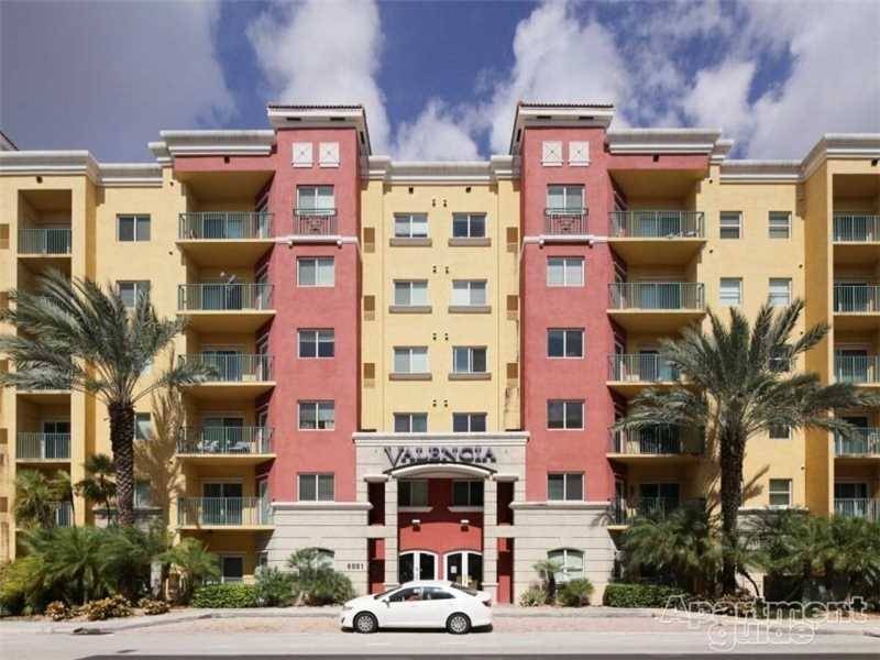 ONE MONTH FREE WITH 13 MONTH LEASE - VALENCIA 4 BR Condo Coral Gables Miami