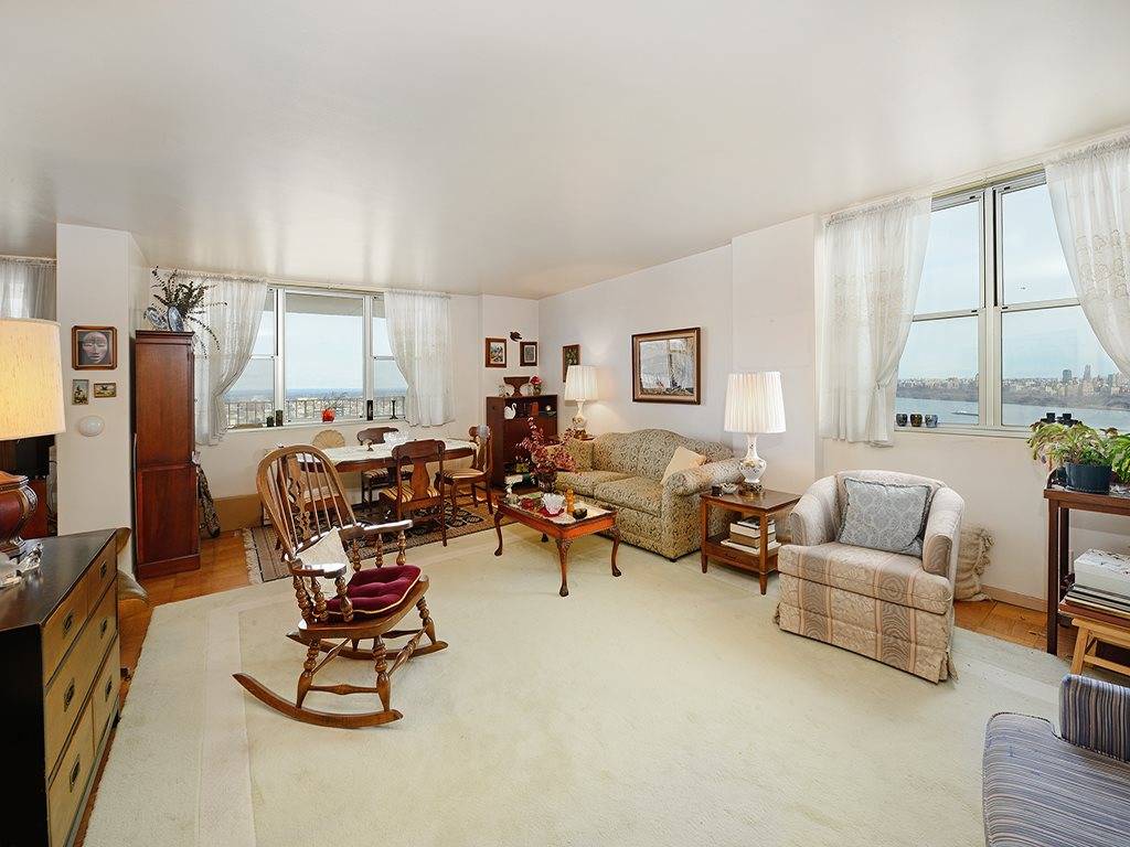 Vast one bedroom/ one bath high in the sky on the 26th floor offers amazing Hudson River and Upper West Side Views