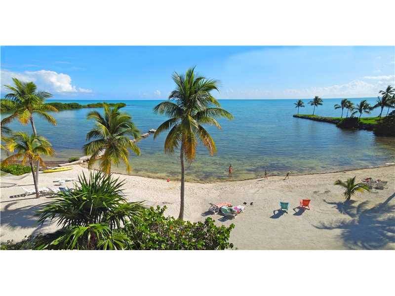 Maison Residences is a luxurious yet tranquil tropical paradise tucked away in Islamorada in the Florida Keys