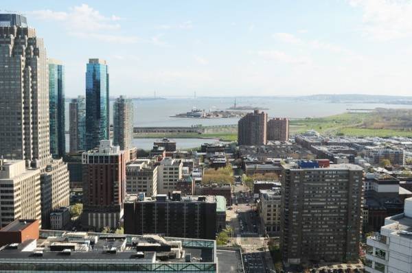 Montgomery Greene is a premiere luxury high-rise building in Jersey City Waterfront