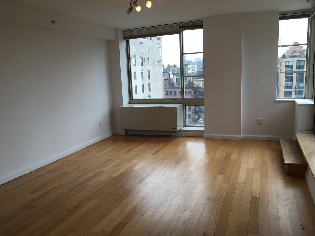 No Fee Chelsea Luxury One Bedroom Apartment for Rent with Terrace