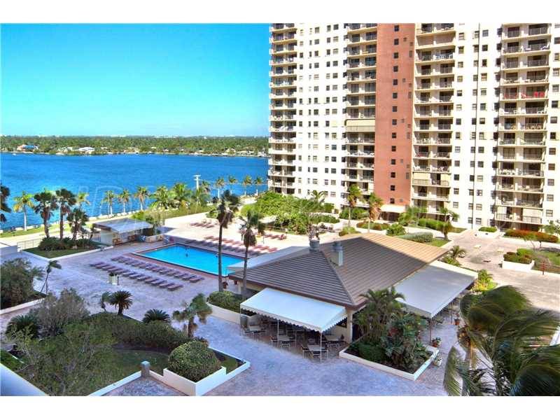 Beautiful and remodeled 2 bedrooms-2 baths - The Summit Condo 2 BR Condo Sunny Isles Miami