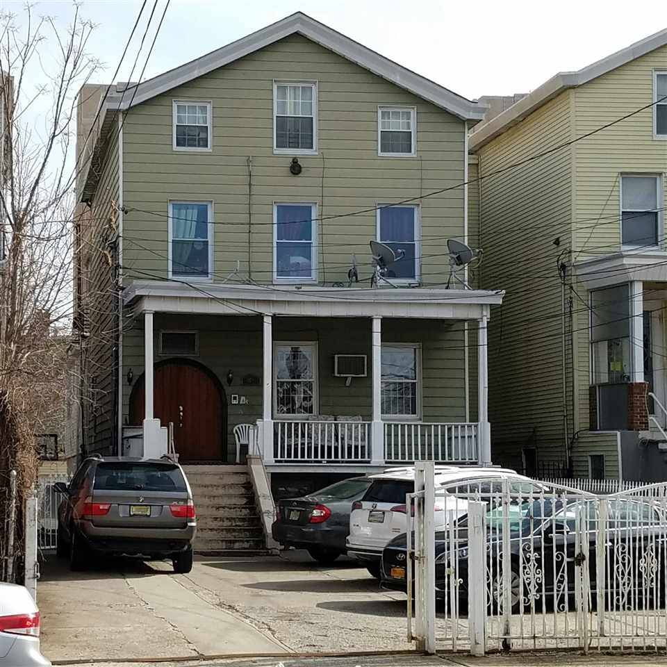 Extra large 3 Family House with 3+cars - Multi-Family Bergen Lafayette New Jersey