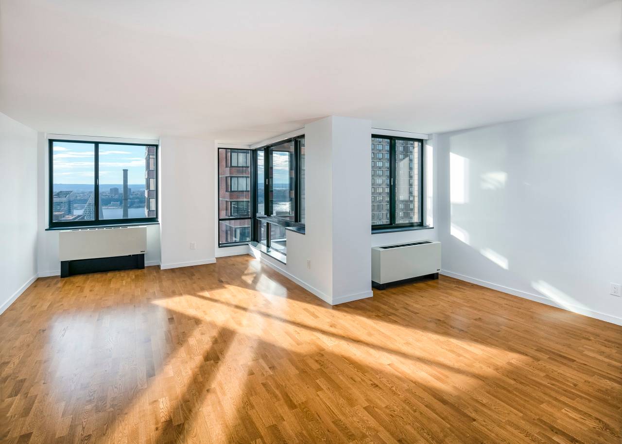 Fabulous 2 bedroom 2.5 bathroom  on the high-rise floor with fantastic view.