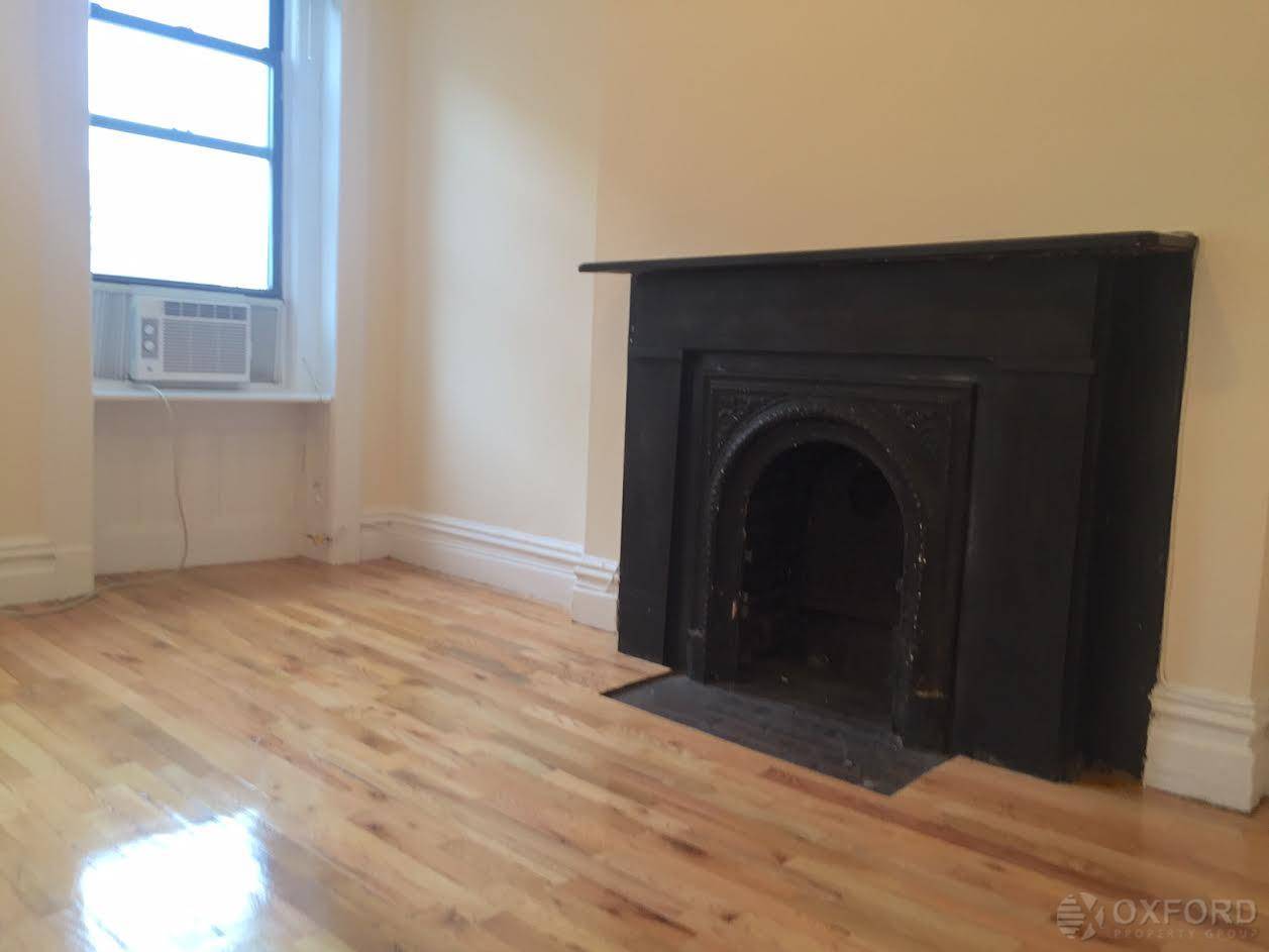Chelsea: 3Bd Excellent Condition! High Ceilings!