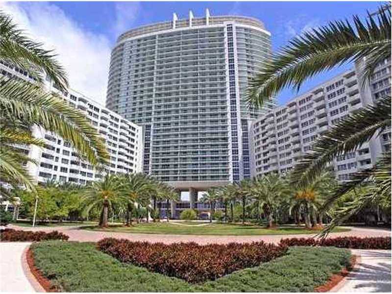 Beautiful 2B/2B fully furnished unit for rent on the last (15th) floor at Flamingo South Beach with wonderful bay view