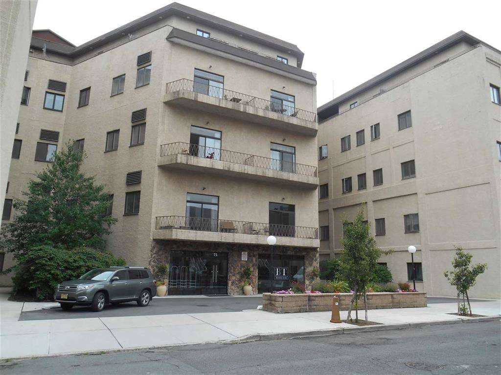 NO BROKERS FEE - 2 BR Journal Square New Jersey