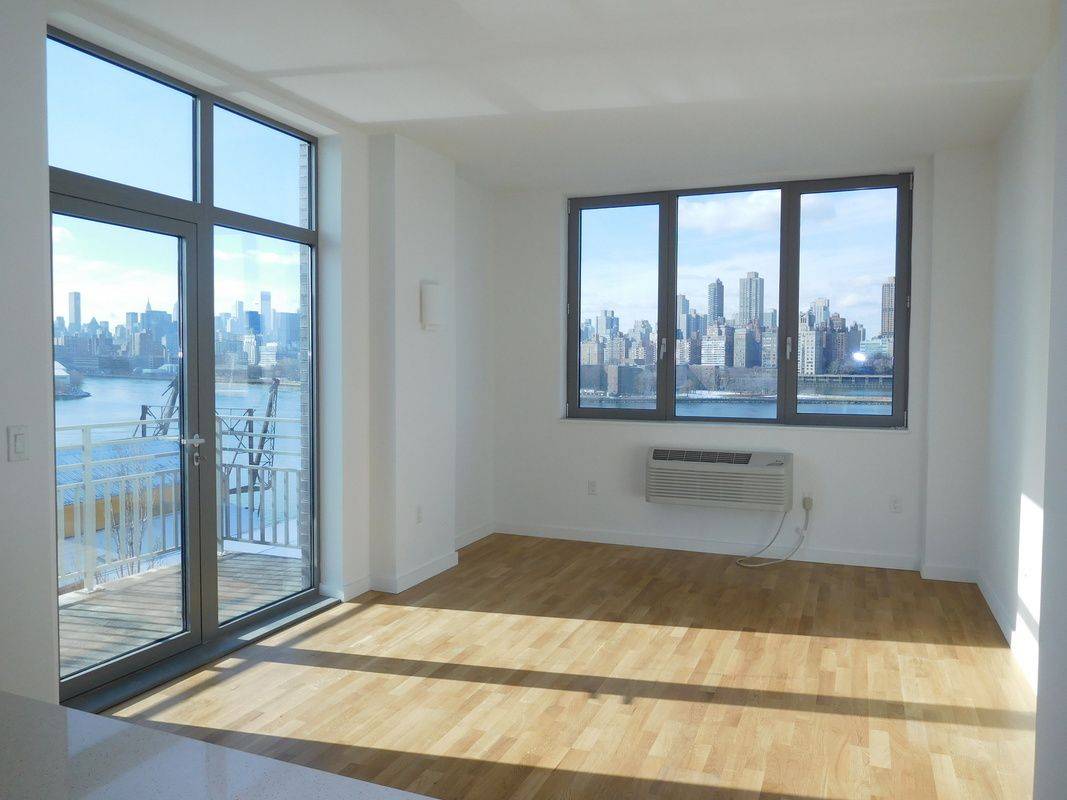 Incredible one bedroom in Astoria, Free shuttle bus to train provided by building!