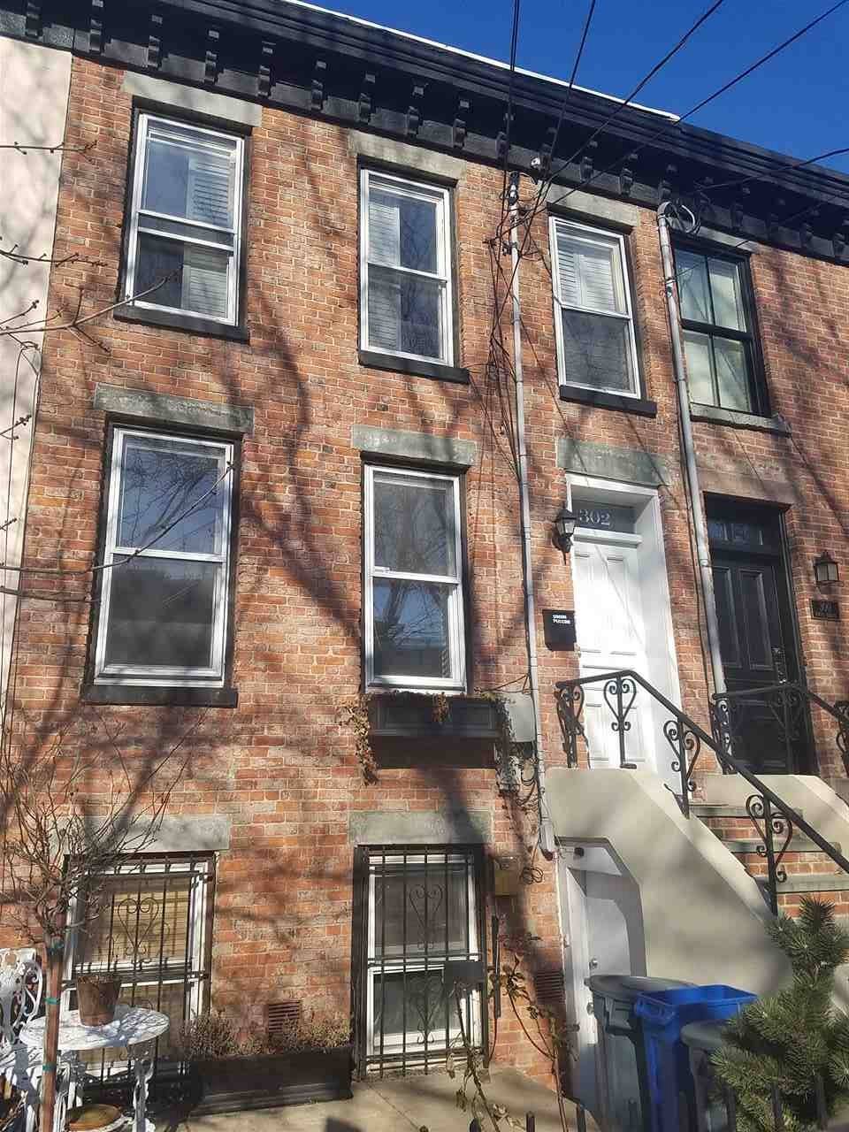 Beautiful 2 Bedroom 1 - 2 BR Historic Downtown New Jersey