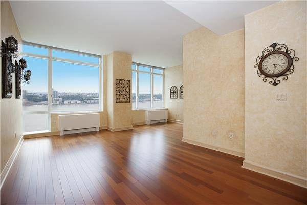 High Floor Convertible 2 Bedroom with Extra High Ceilings and Direct River Views!