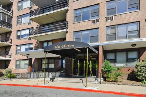 Spacious Studio available in St Johns Condominiums located just outside the Journal Square Path train