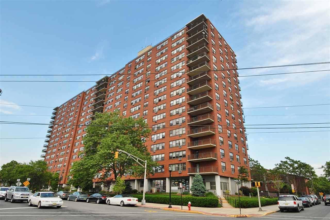 Rare top floor unit with balcony - 1 BR Condo The Heights New Jersey