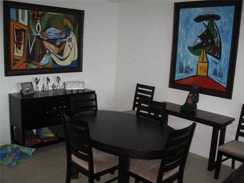 Beautiful fully furnished 2/2 Penthouse - Flamingo South Beach I Co 2 BR Condo Aventura Miami